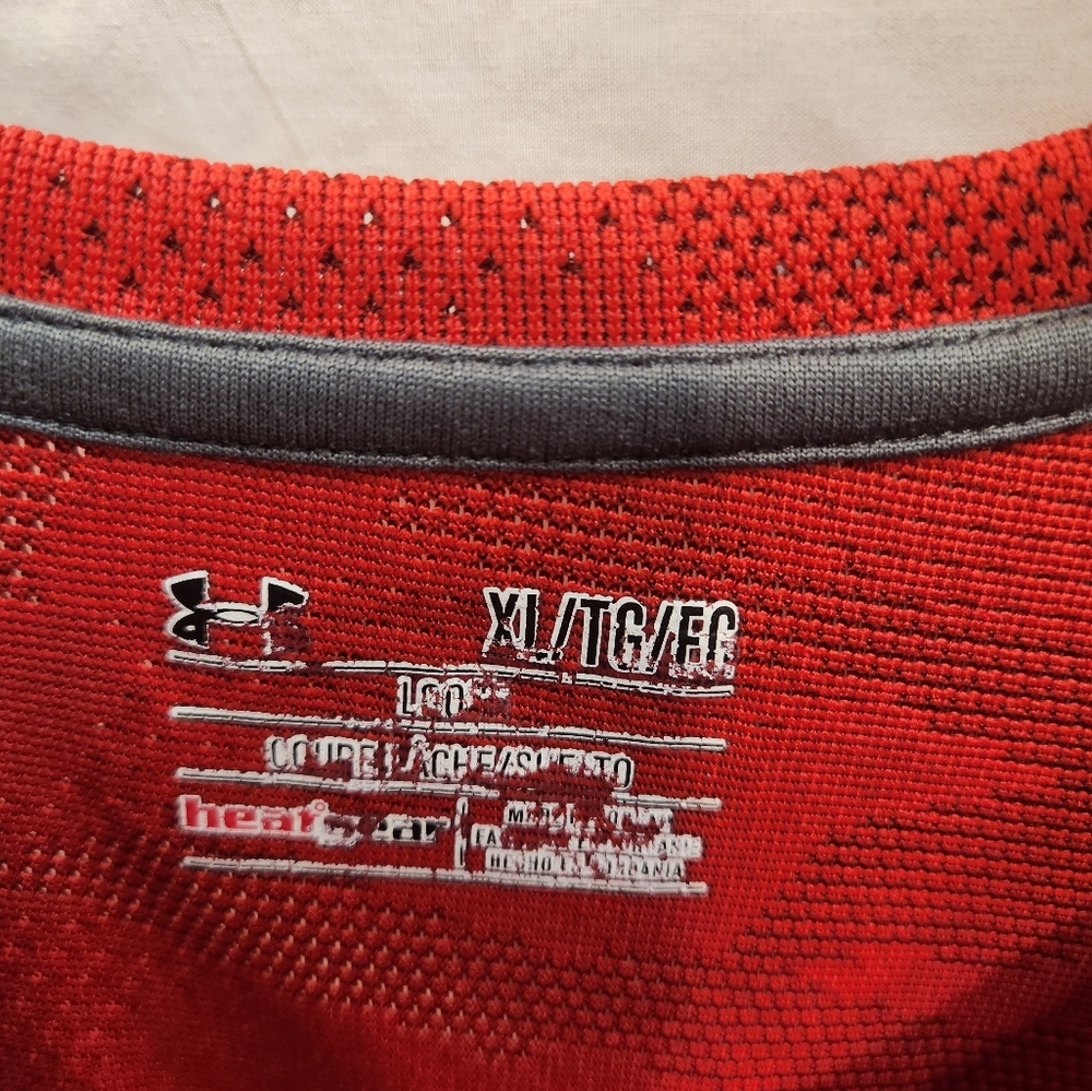UNDER ARMOUR TOP - Picture 5 of 5